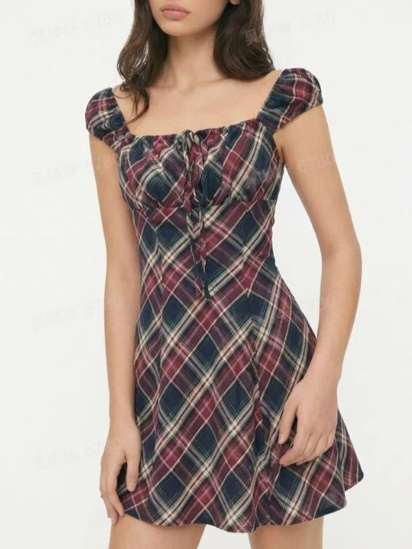 Vestido Corto Cuadros Escote Cuadrado Mangas Abullonadas Cordón