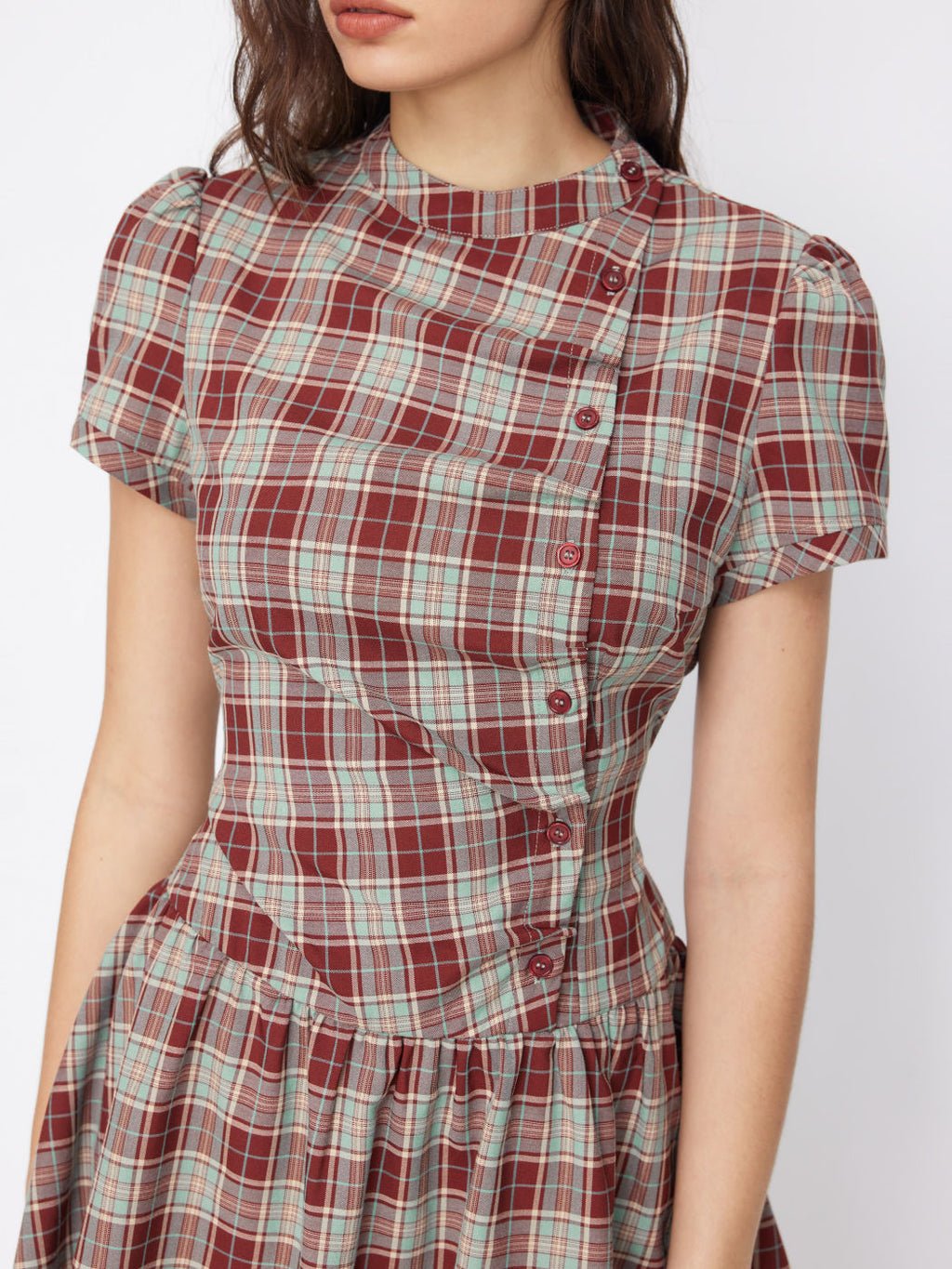 Vestido Mini a Cuello Mandarín a Cuadros con Botones Laterales